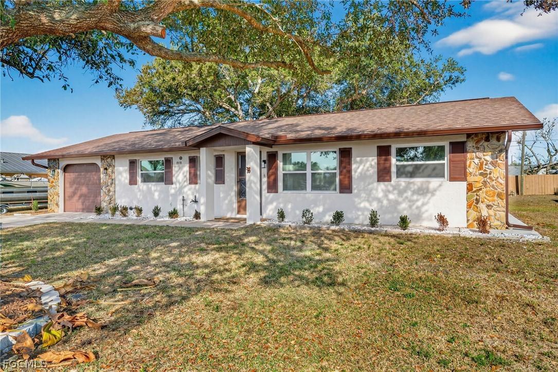 876 Linnaen Ter., Port Charlotte, FL 33948