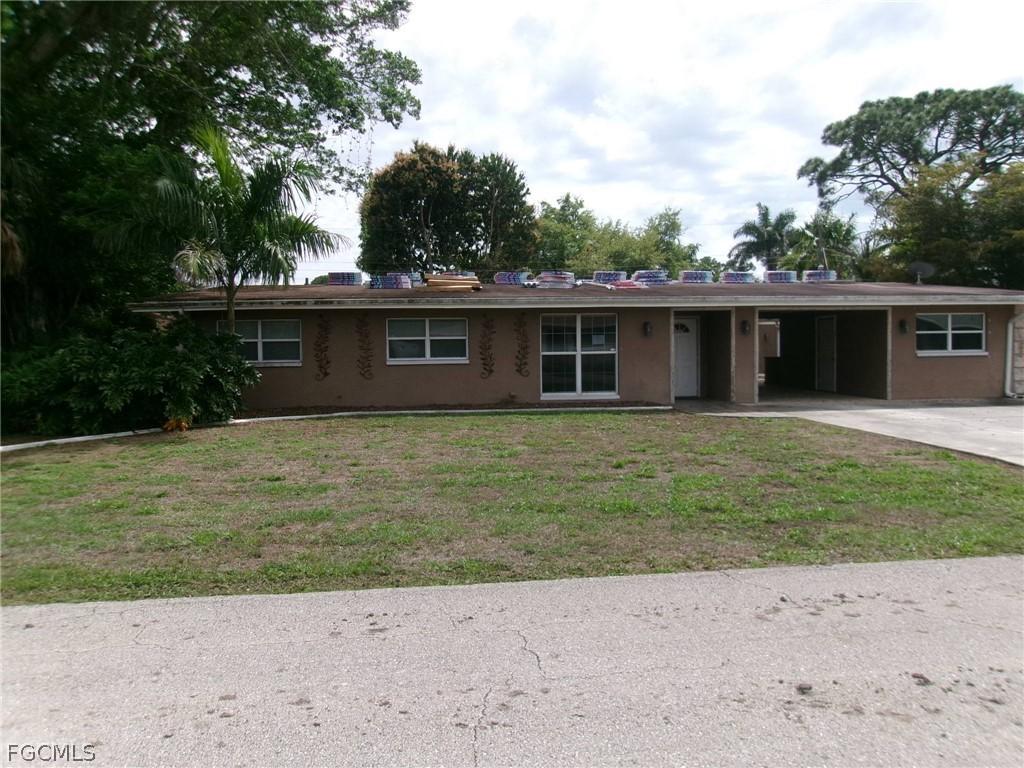 2436 Ephraim Ave., Fort Myers, FL 33907