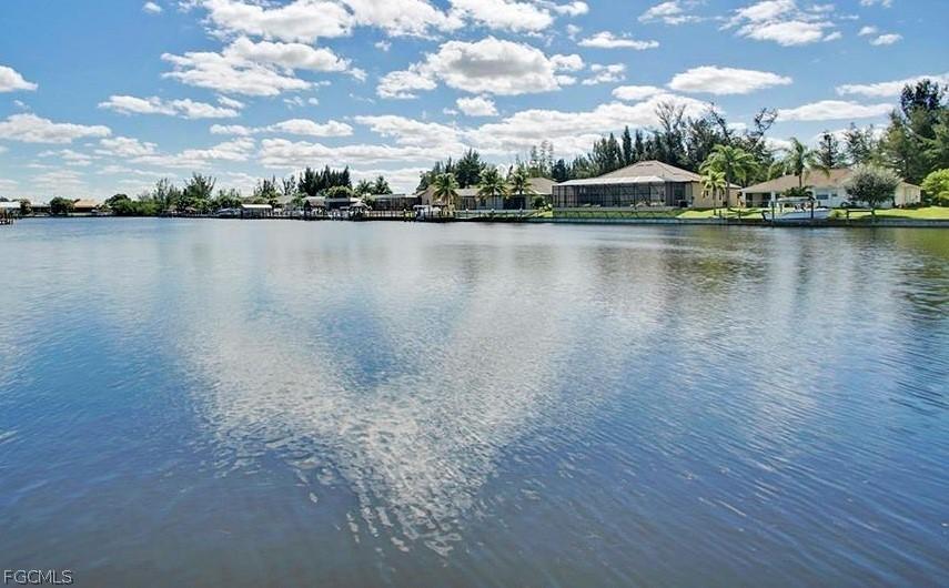 3424 SW 7th Ter., Cape Coral, FL 33991