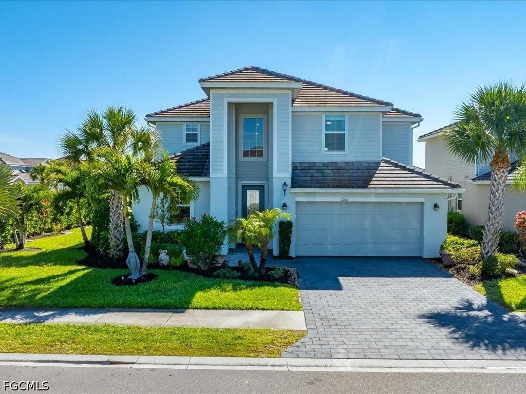 2206 Clementine St., Naples, FL 34120