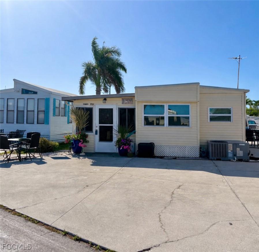 11601 Valleyview Dr., Fort Myers, FL 33908