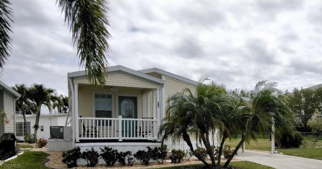 287 Dillard Ave., Fort Myers, FL 33908