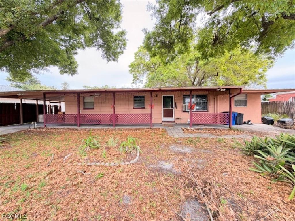 986 Tropical Palm Ave., North Fort Myers, FL 33903