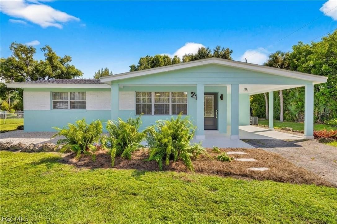 21 E Mariana Ave., North Fort Myers, FL 33917