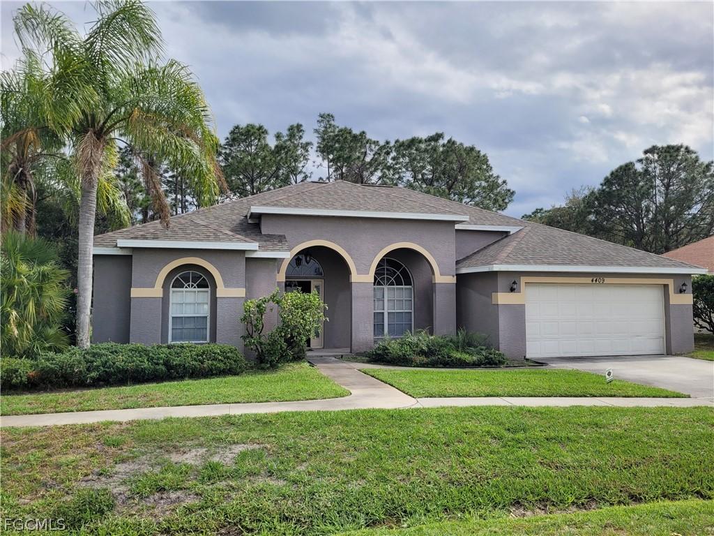 4409 Varsity Lakes Dr., Lehigh Acres, FL 33971