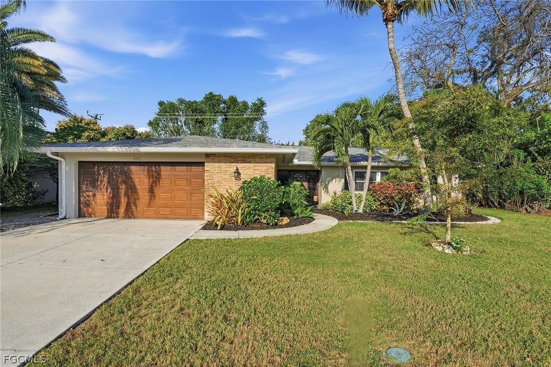 4742 Santa Del Rae Ave., Fort Myers, FL 33901