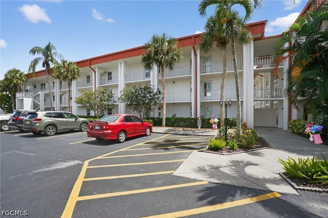 1700 Pine Valley Dr. #107, Fort Myers, FL 33907