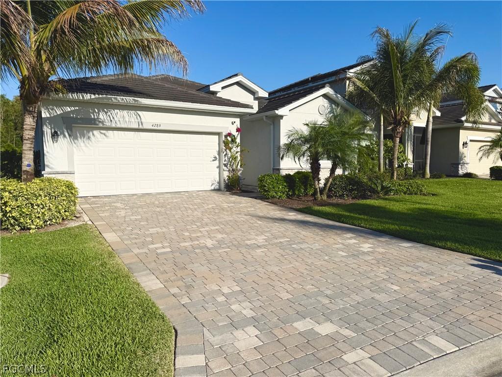 4289 Bluegrass Dr., Fort Myers, FL 33916