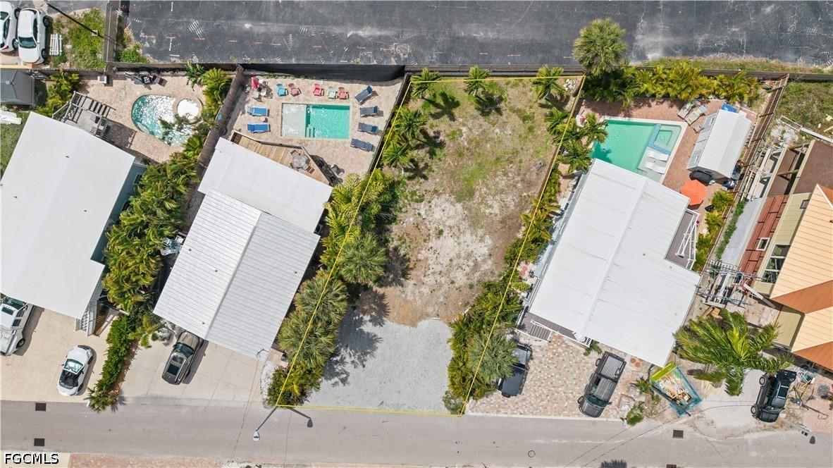 205 Miramar St., Fort Myers Beach, FL 33931