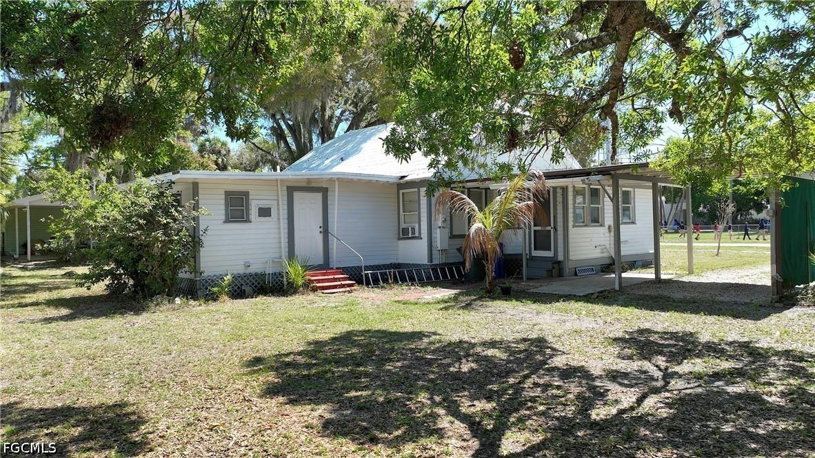 3381 Edgewood Ave., Fort Myers, FL 33916