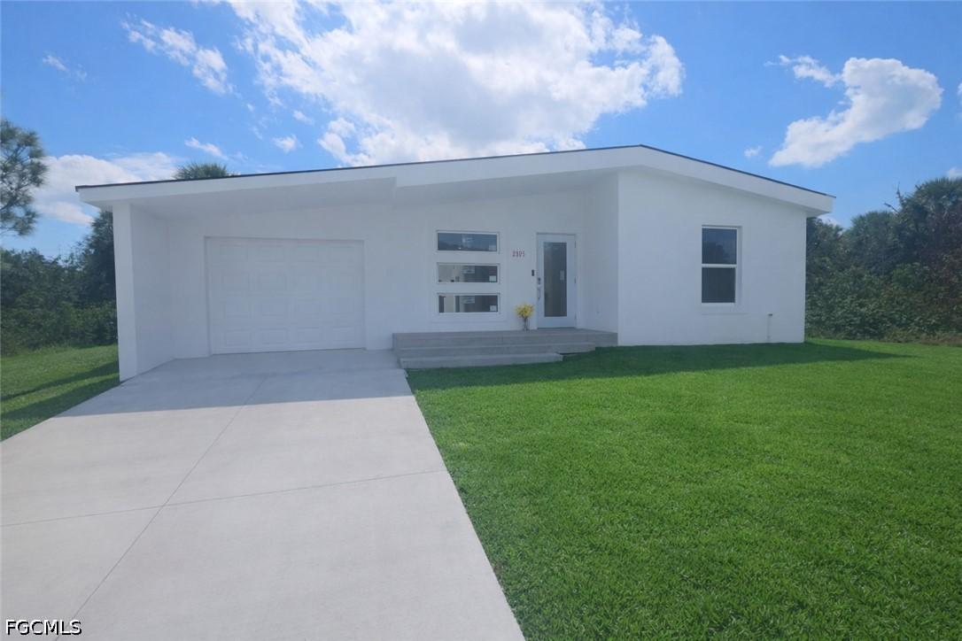 2905 26th St., Lehigh Acres, FL 33971