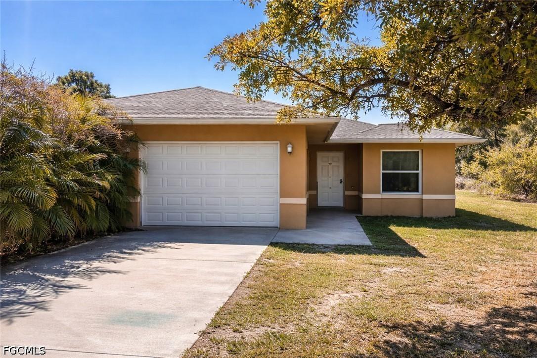 742 Ivan Ave., Lehigh Acres, FL 33973