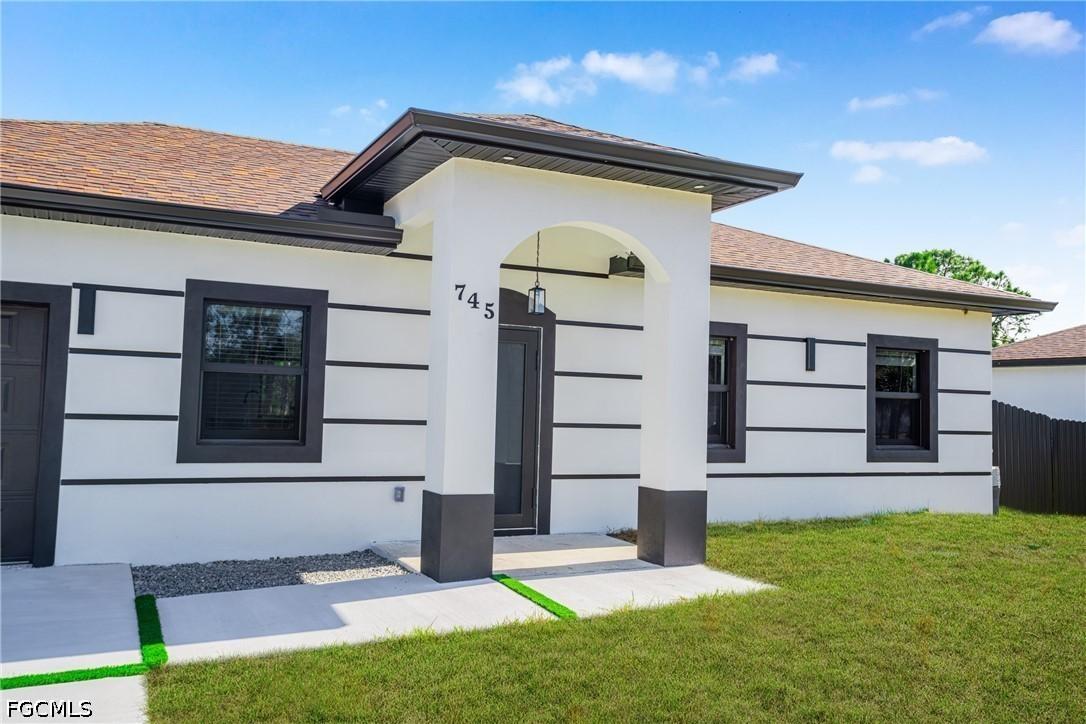 749 Roma Ave., Lehigh Acres, FL 33974