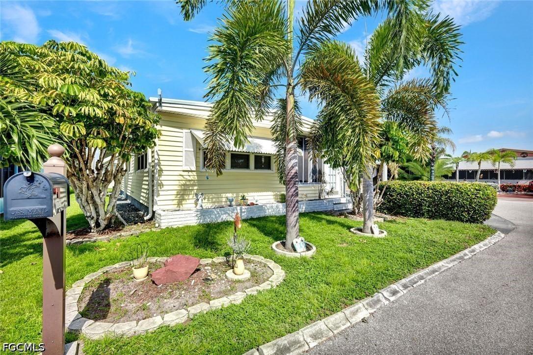 16049 Hibiscus Way, North Fort Myers, FL 33903