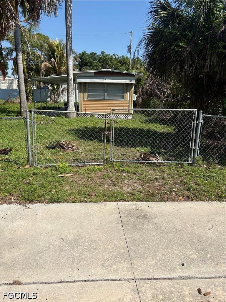 336 San Bernardino St., North Fort Myers, FL 33903