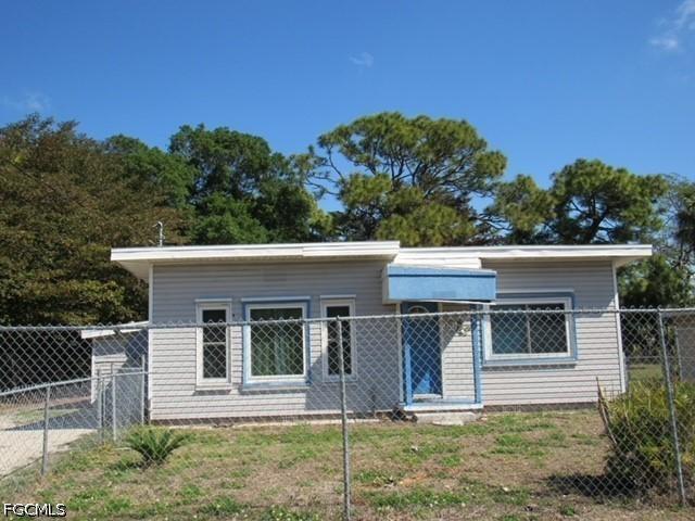 2365 Canal St., Fort Myers, FL 33901