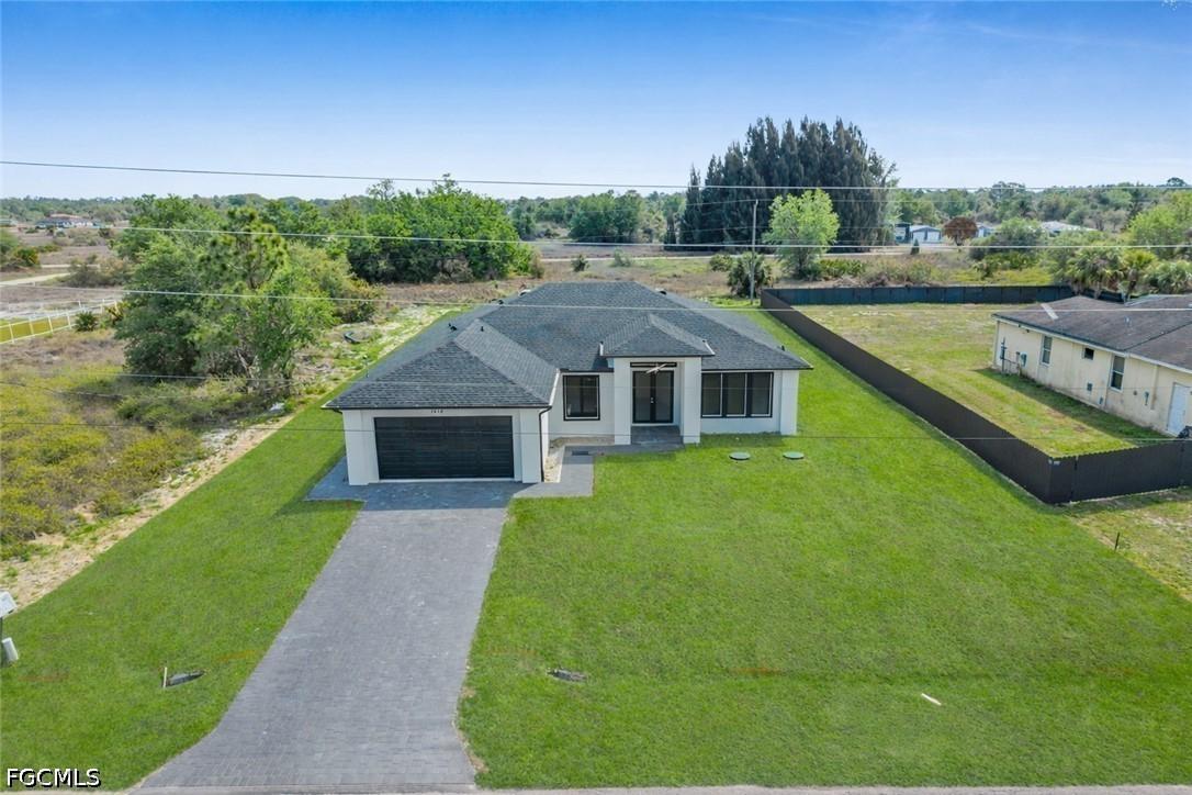 1618 Moore Ave., Lehigh Acres, FL 33972