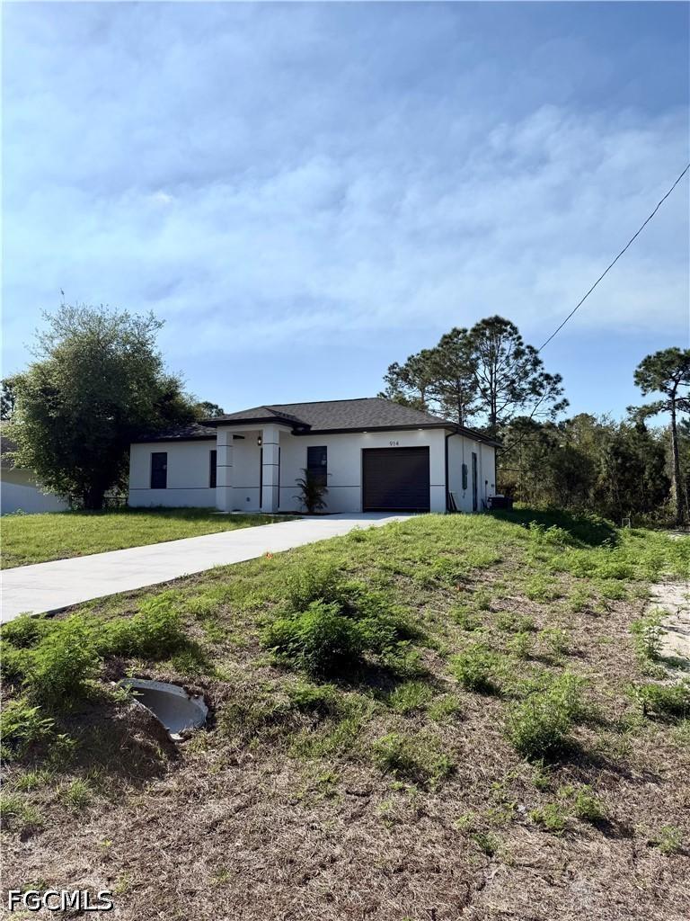 914 Sunrise Blvd., Lehigh Acres, FL 33974