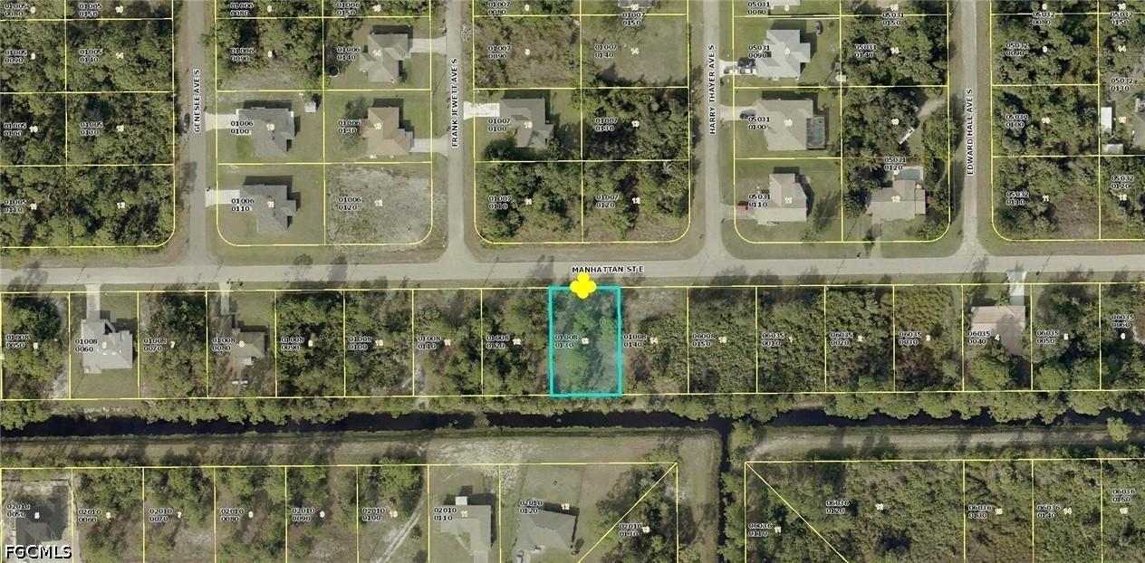 726 Manhattan St., Lehigh Acres, FL 33974