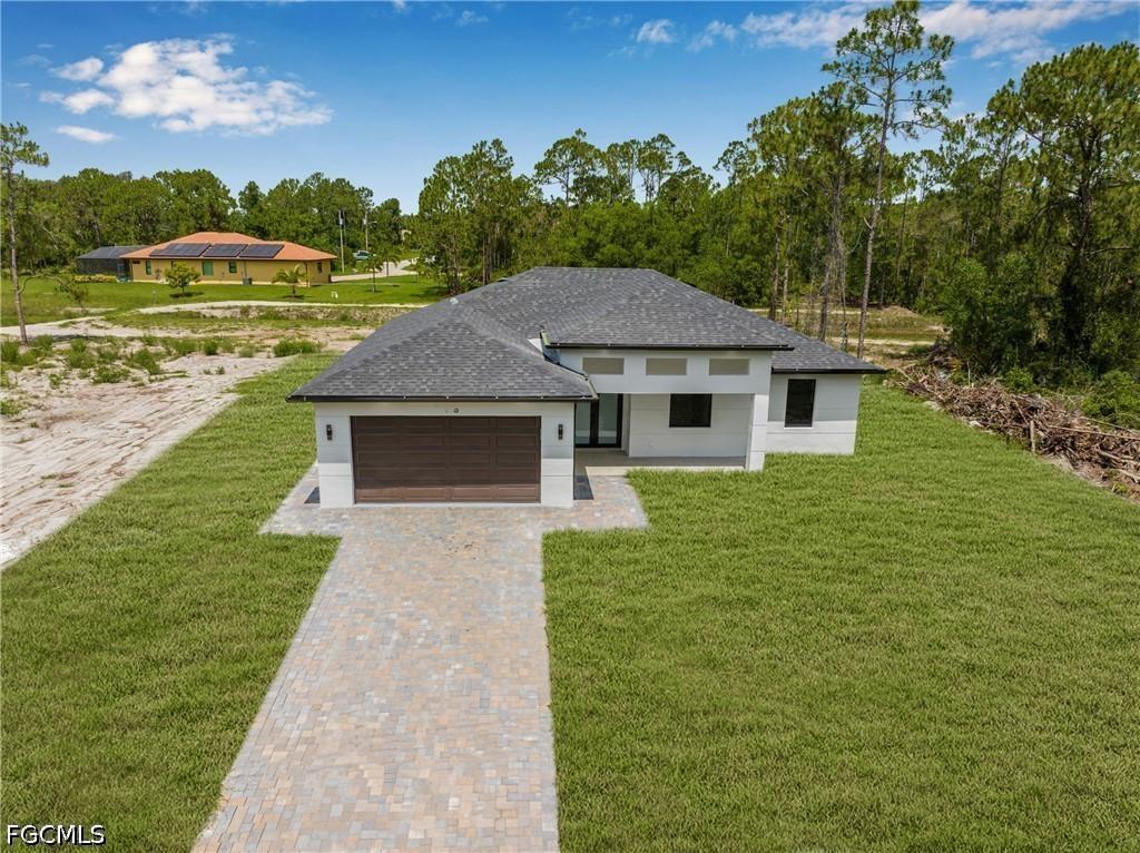 718 Bennington Dr., Lehigh Acres, FL 33974