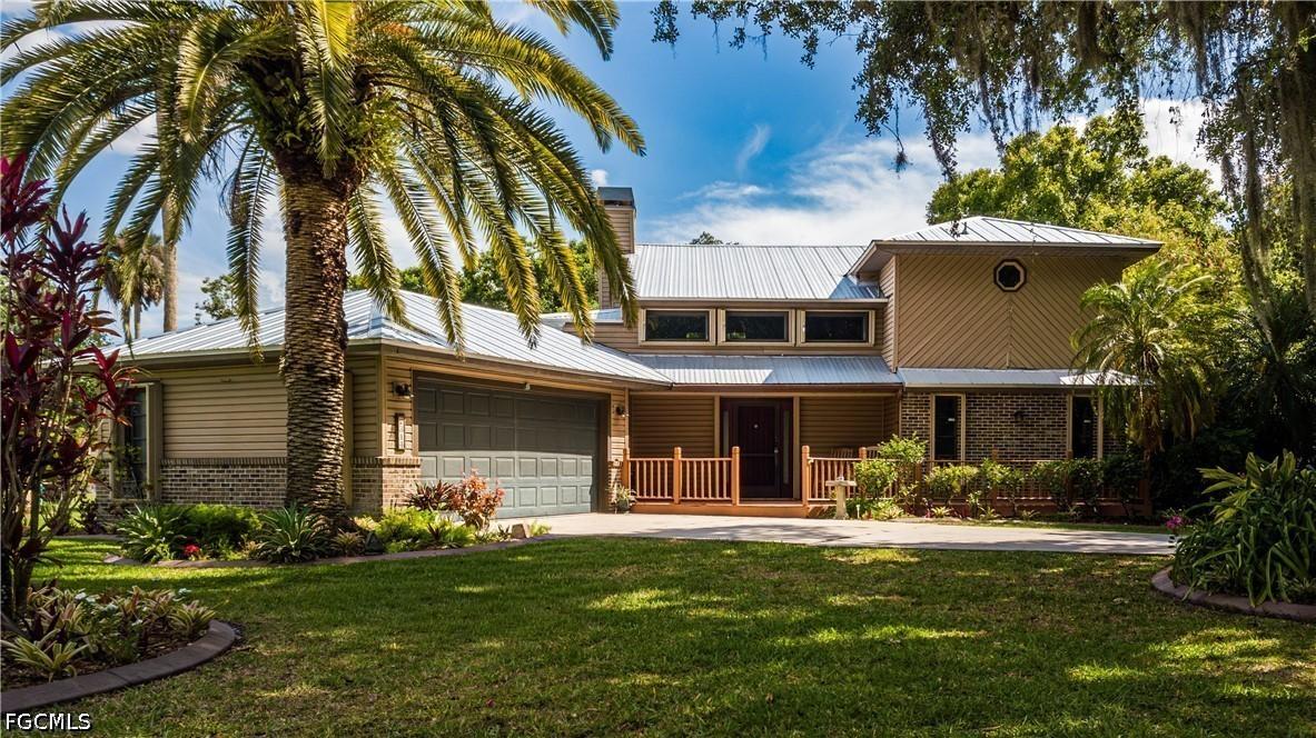 7314 Sean Ln., North Fort Myers, FL 33917
