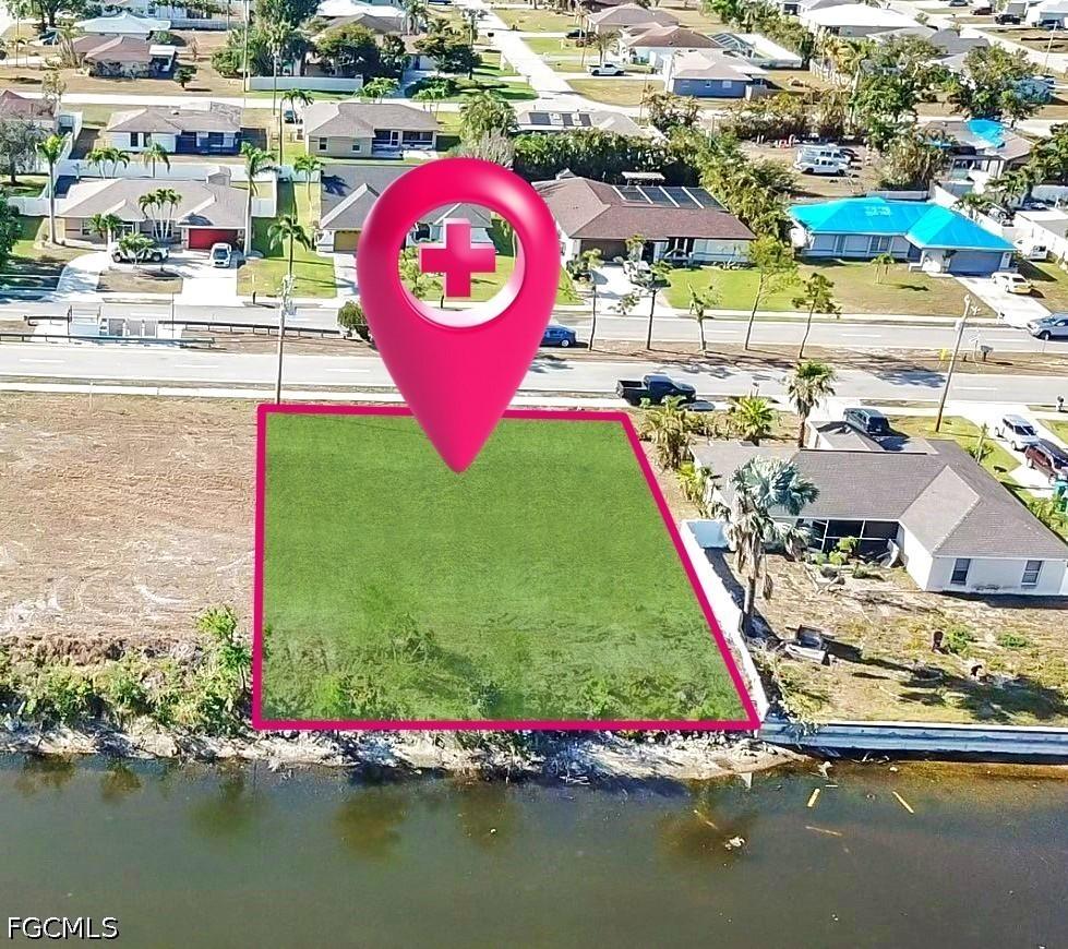 625 Gleason Pkwy., Cape Coral, FL 33914