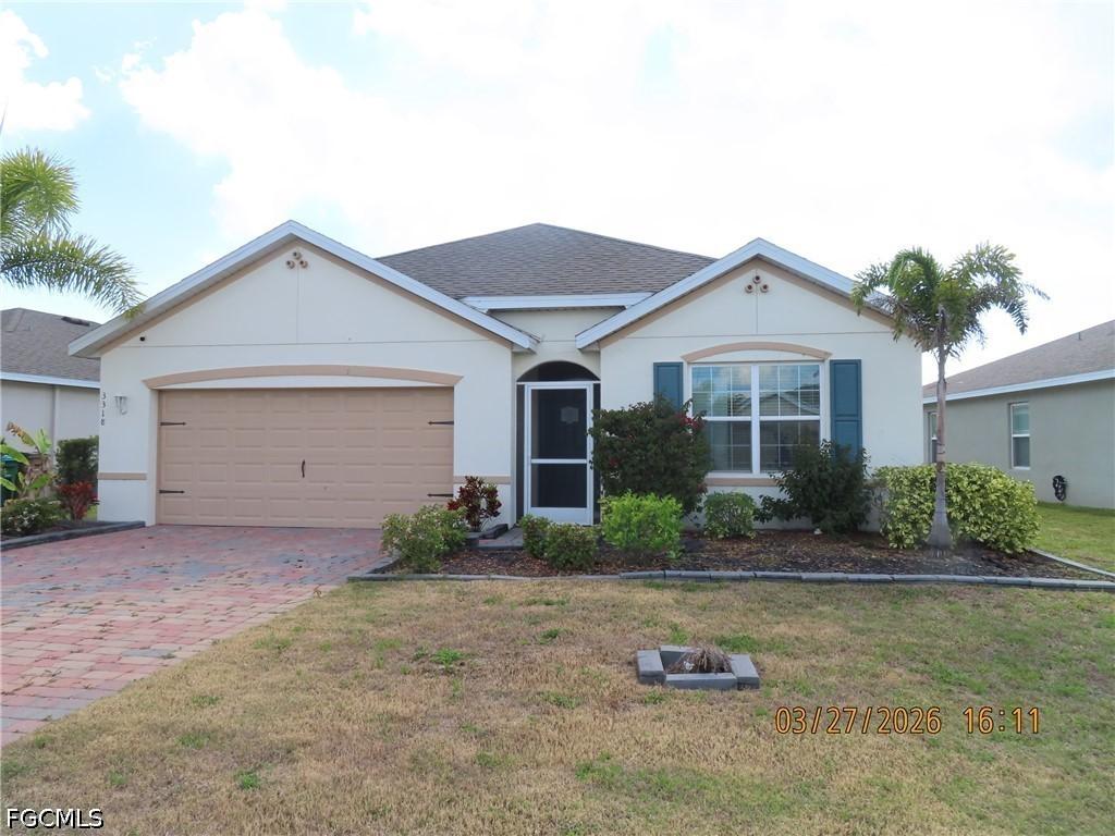 3318 Acapulco Cir., Cape Coral, FL 33909