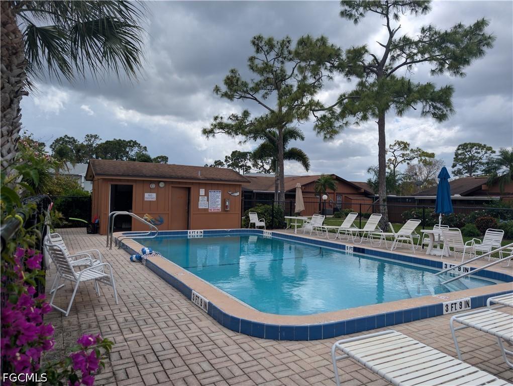 5652 Foxlake Dr., North Fort Myers, FL 33917
