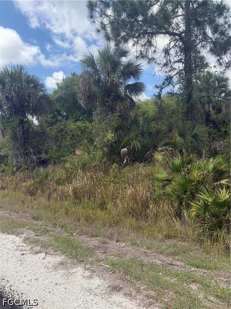 405 Thompson Ave., Lehigh Acres, FL 33972