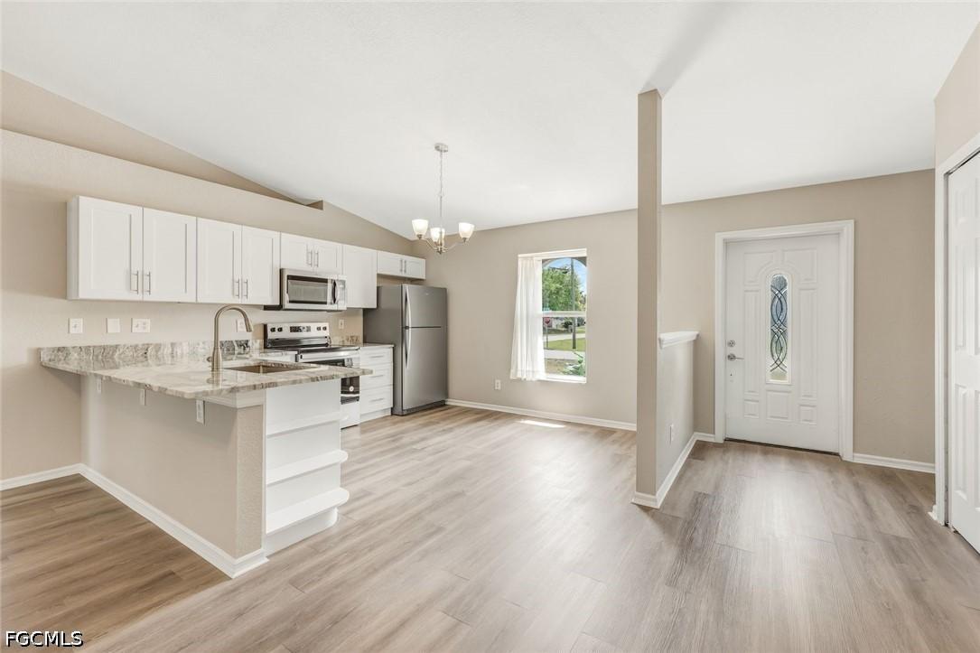 1913 NE 4th Ter., Cape Coral, FL 33909