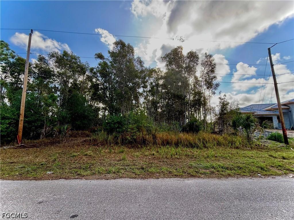 433 Paulcrest Ave., Lehigh Acres, FL 33974