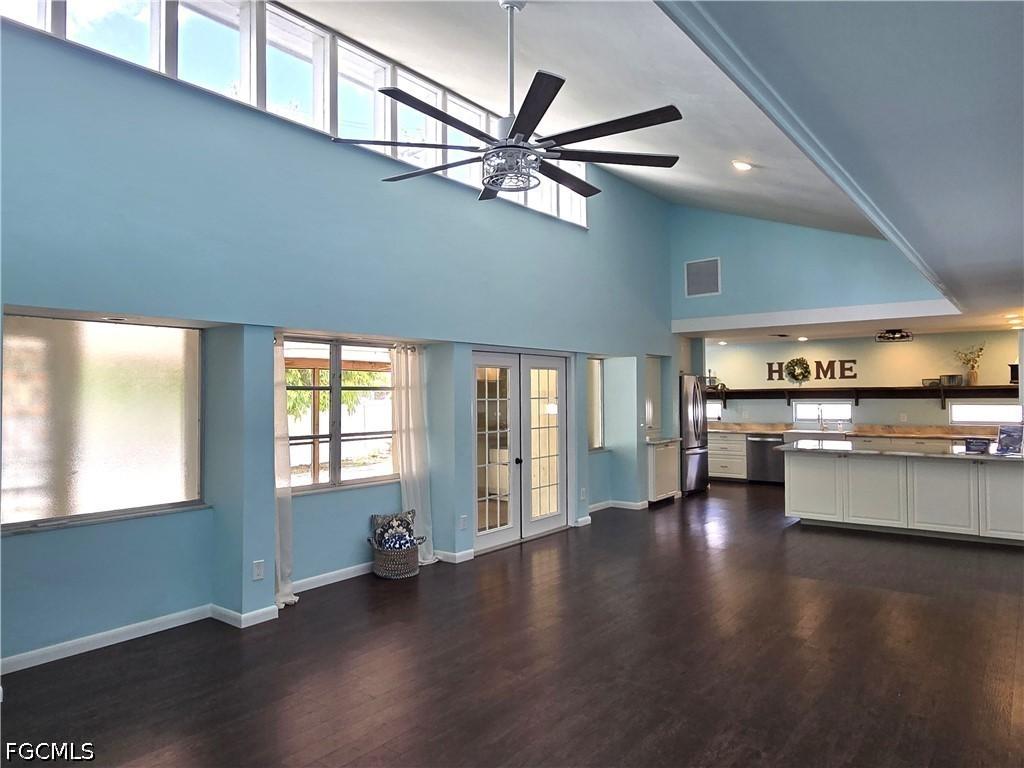 8512 Chatham St., Fort Myers, FL 33907