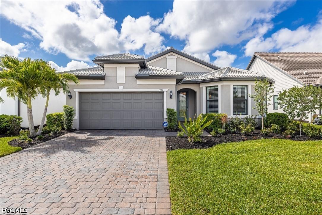 3952 Black Eagle Ln., Fort Myers, FL 33966