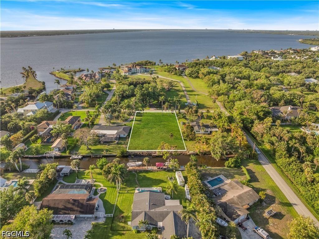 62 Wolcott Dr., North Fort Myers, FL 33903