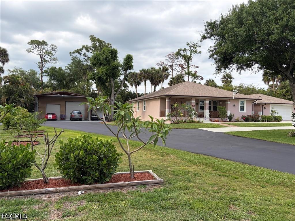 92 Evergreen Rd., North Fort Myers, FL 33903