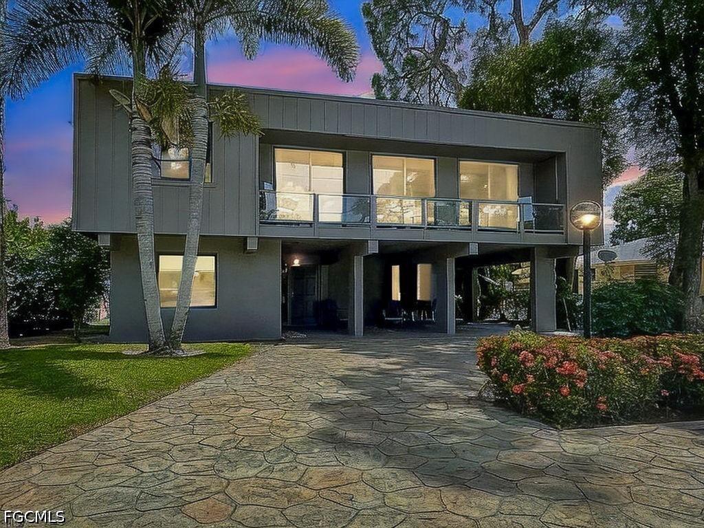 1702 Hill Ave., Fort Myers, FL 33901