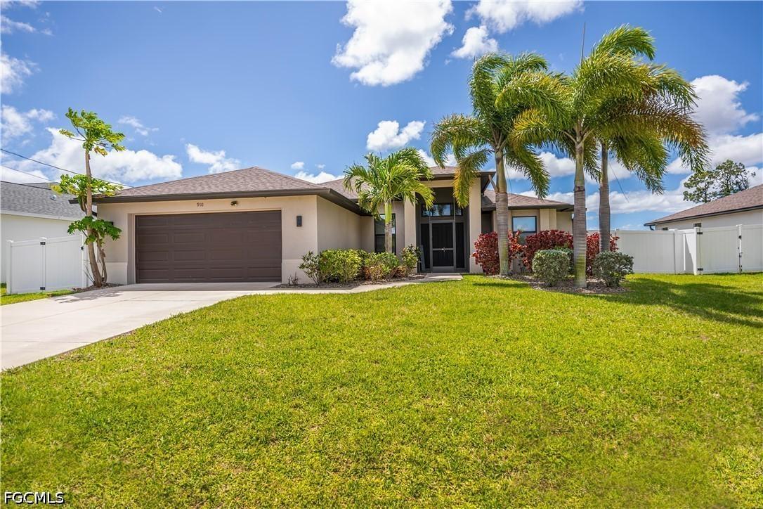910 SW 12th Ter., Cape Coral, FL 33991