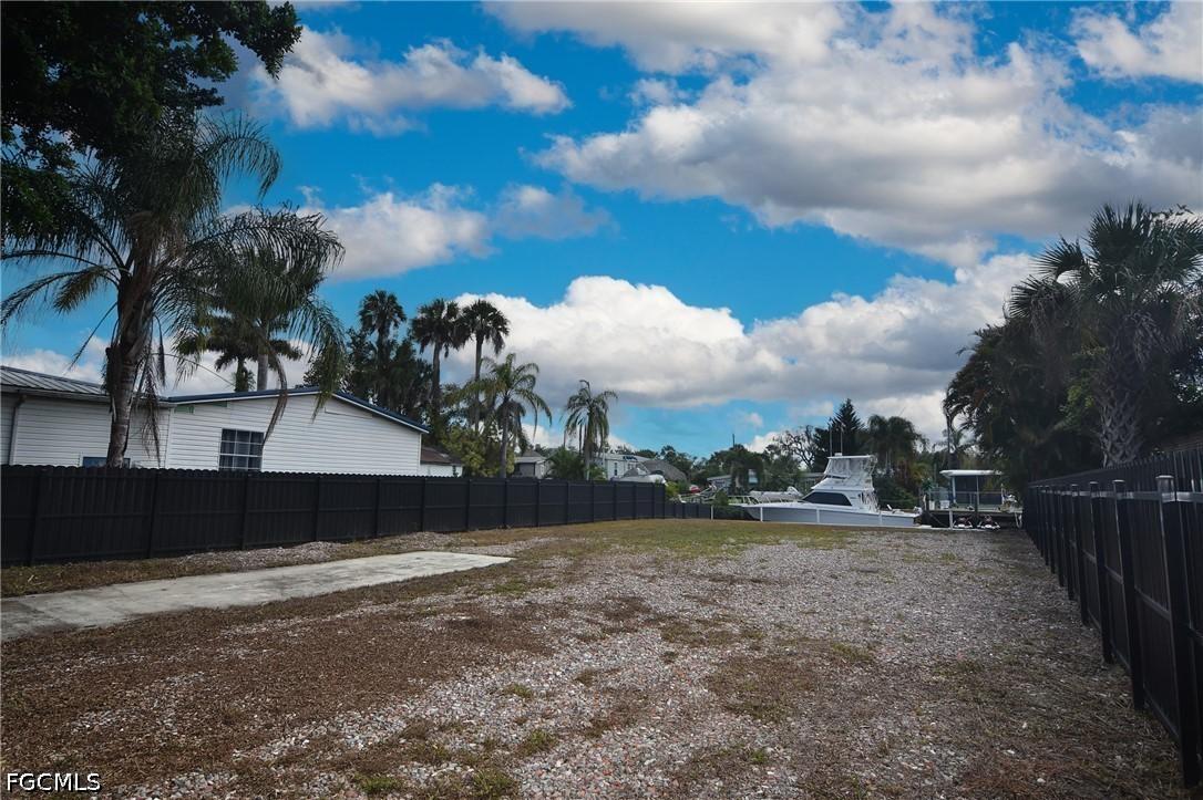 2228 Marina Park Dr., Fort Myers, FL 33905