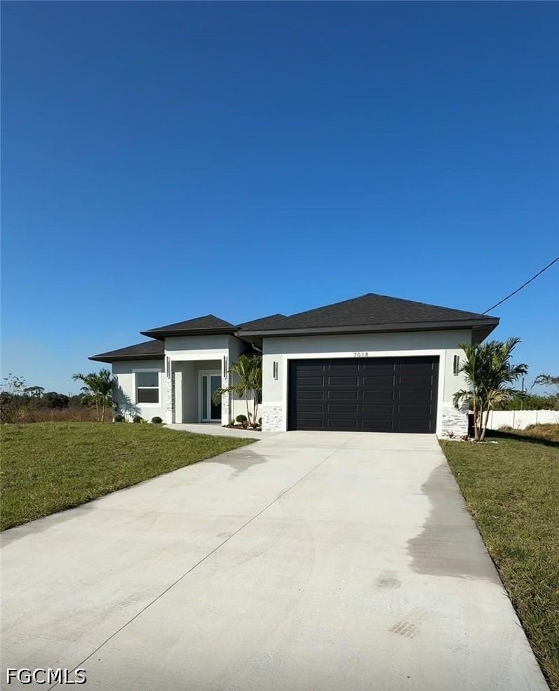 7020 Burma Cir., Labelle, FL 33935