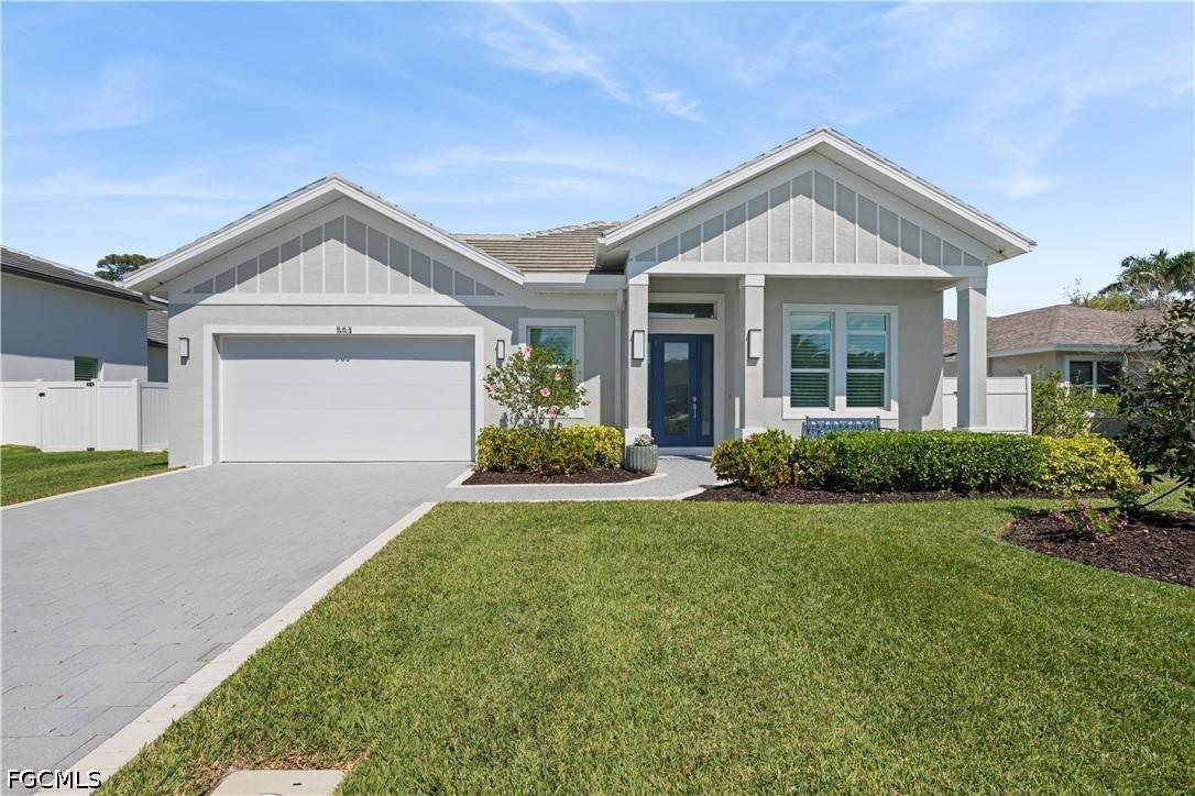 553 106th Ave., Naples, FL 34108