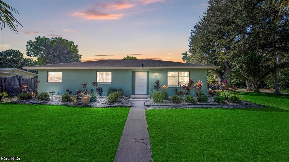 50 Palm Tree Ter., Fort Myers, FL 33905