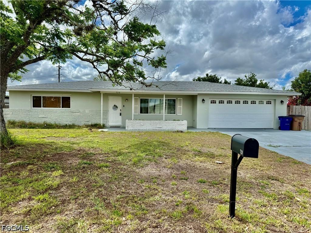720 Shadyside St., Lehigh Acres, FL 33936