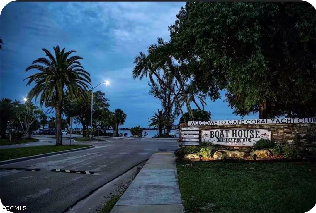 726 Sabur Ct., Cape Coral, FL 33904