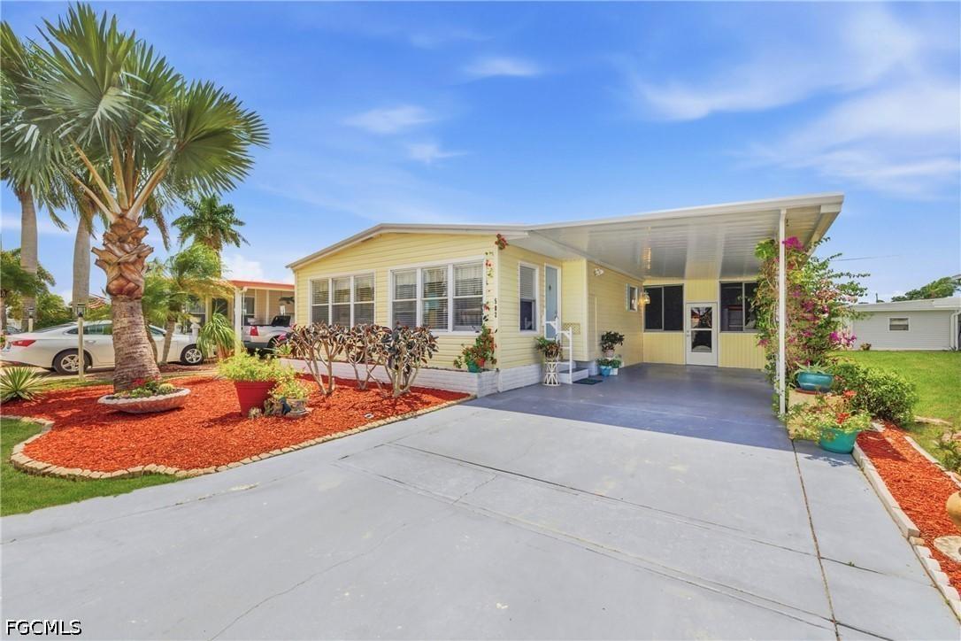 502 Pine Tree Ct., North Fort Myers, FL 33917