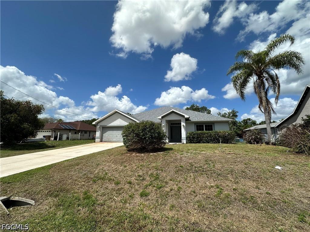 119 Columbus Ave., Lehigh Acres, FL 33936