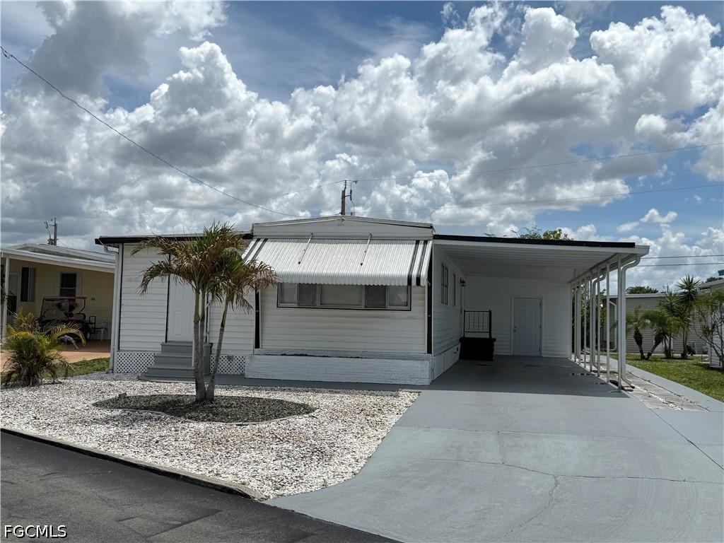 174 Overland Tr., North Fort Myers, FL 33917