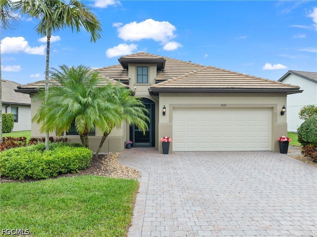 7022 Live Oak Dr., Naples, FL 34114