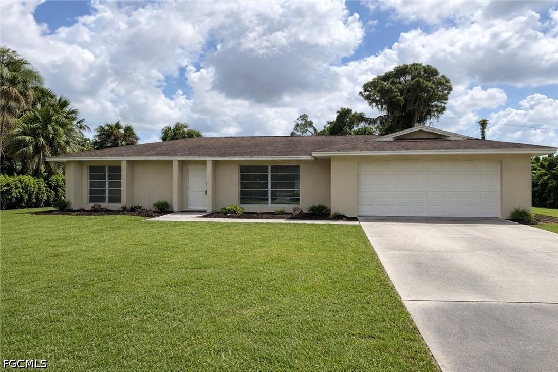 304 Cleveland Ave., Lehigh Acres, FL 33936