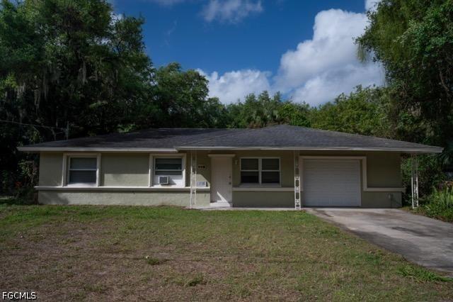 820 Tarpon St., Fort Myers, FL 33916