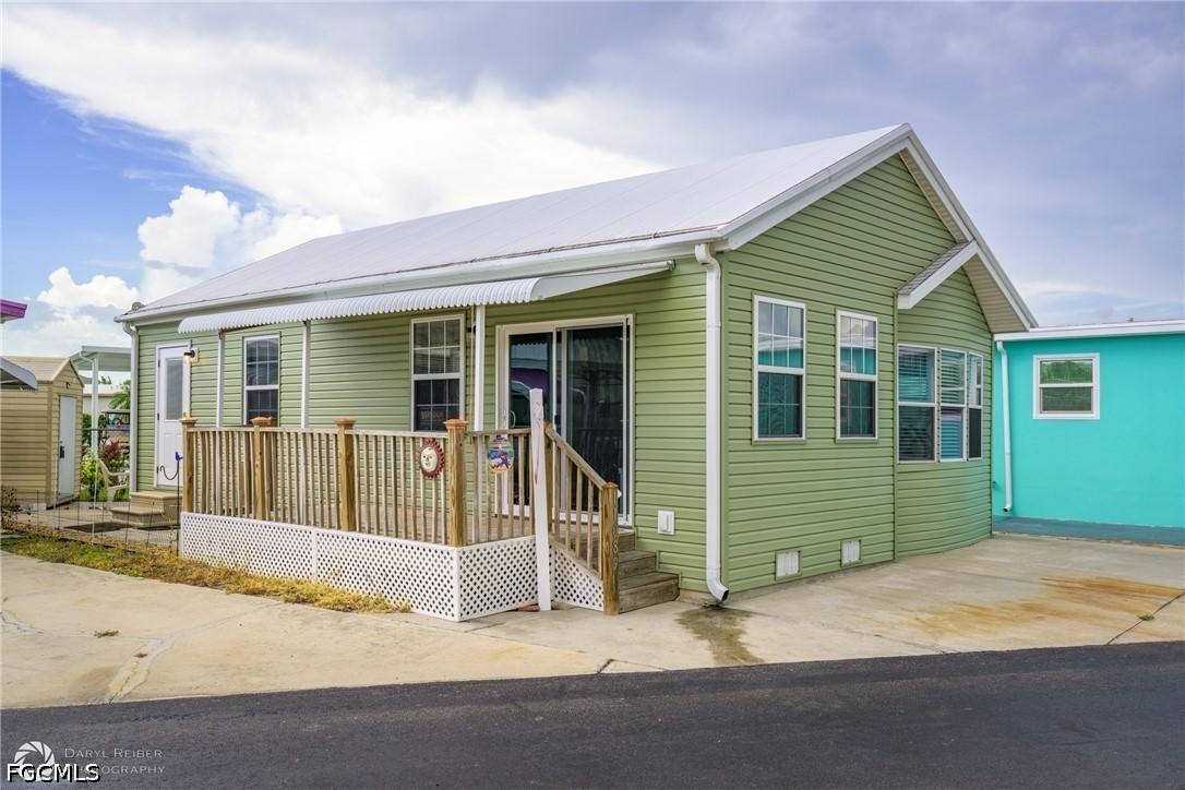 11089 Sunglow Ln., Fort Myers, FL 33908